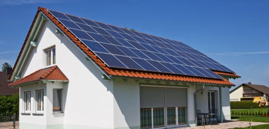 屋根置き型太陽光パネル